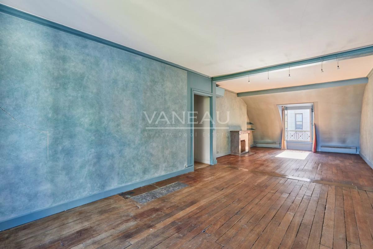 Paris VIIe - Carré des Antiquaires