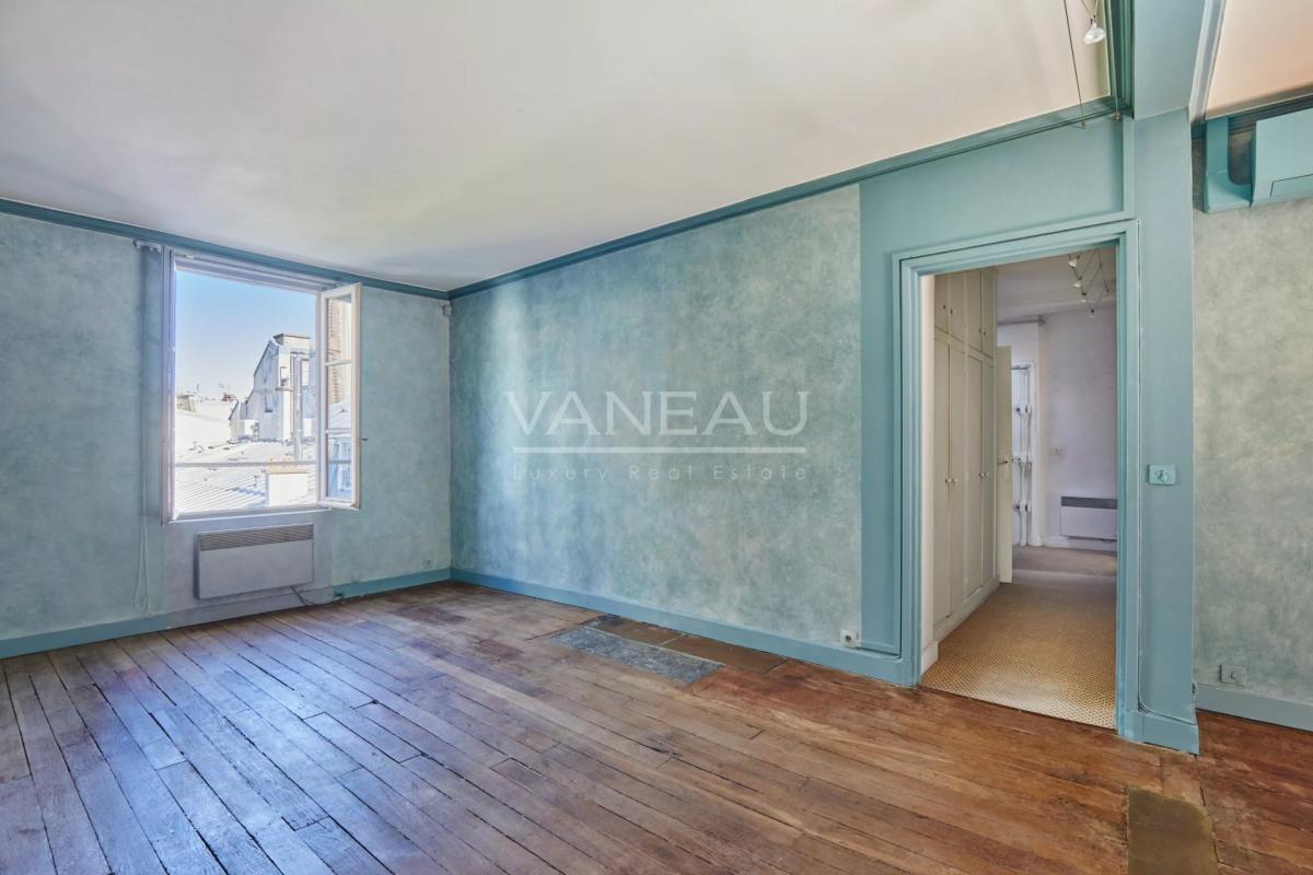 Paris VIIe - Carré des Antiquaires