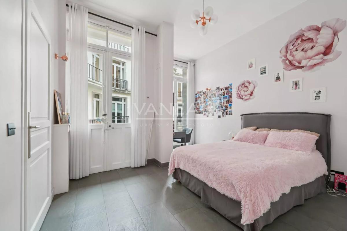 Paris XVIe - Muette - Appartement cinq chambres rénové.