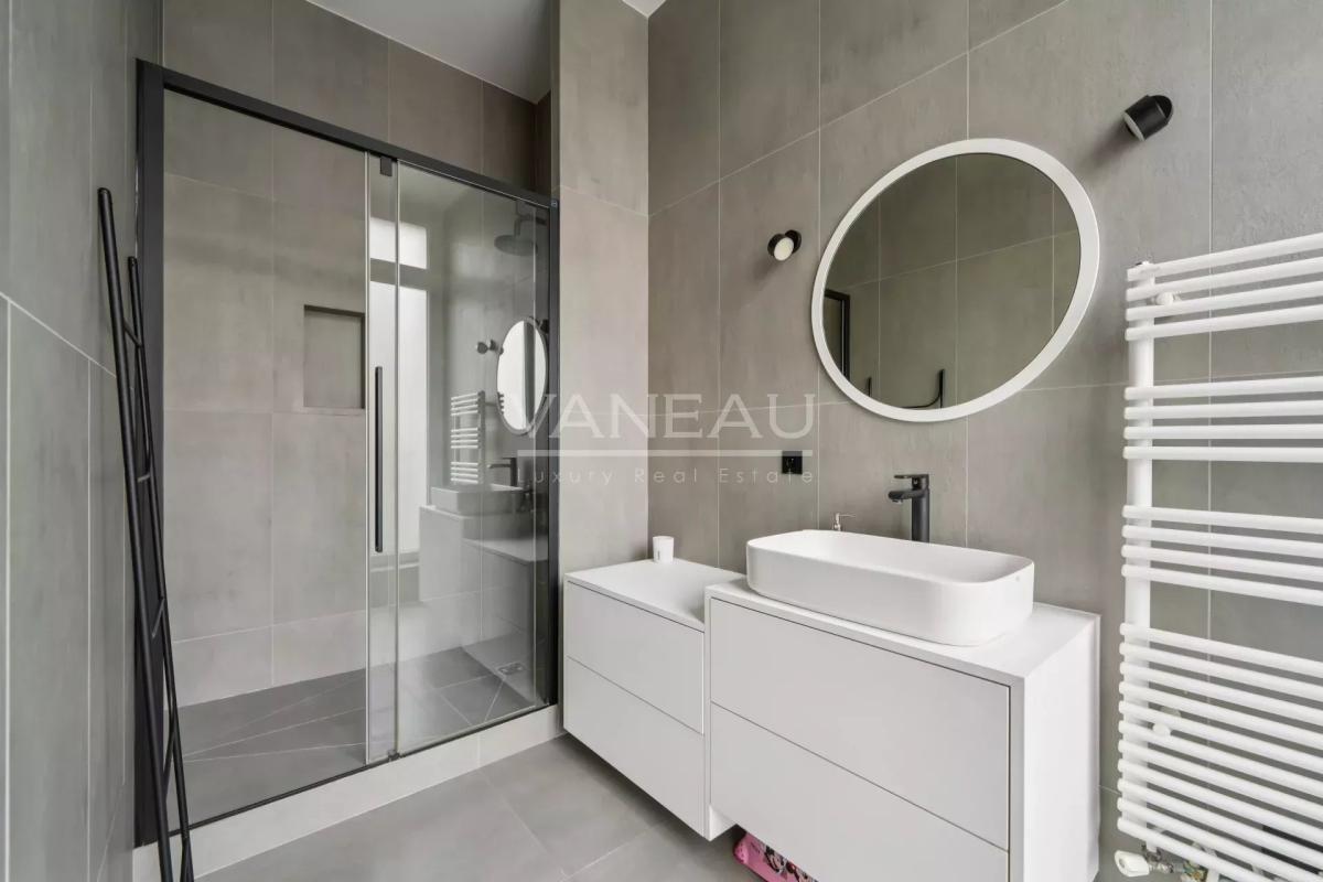 Paris XVIe - Muette - Appartement cinq chambres rénové.