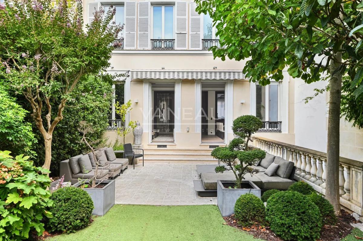 HOTEL PARTICULIER - NEUILLY - BOIS