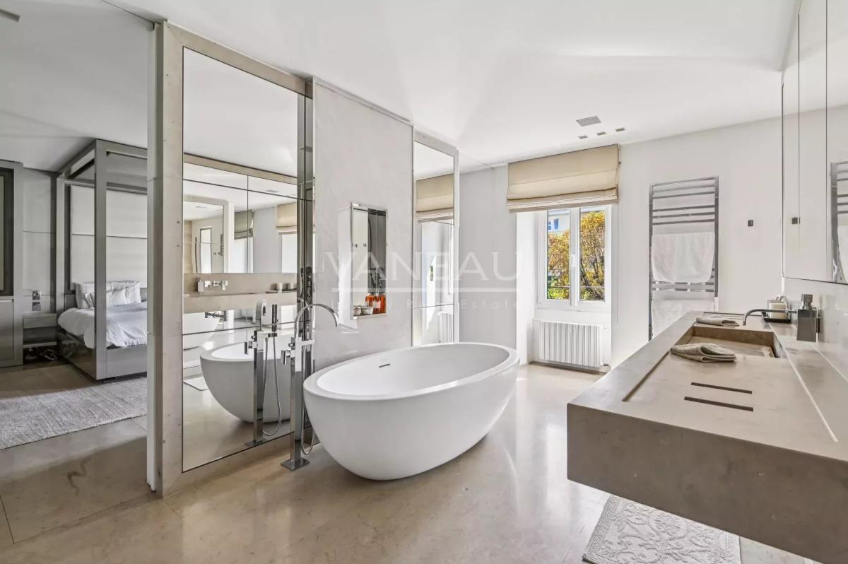 HOTEL PARTICULIER - NEUILLY - BOIS