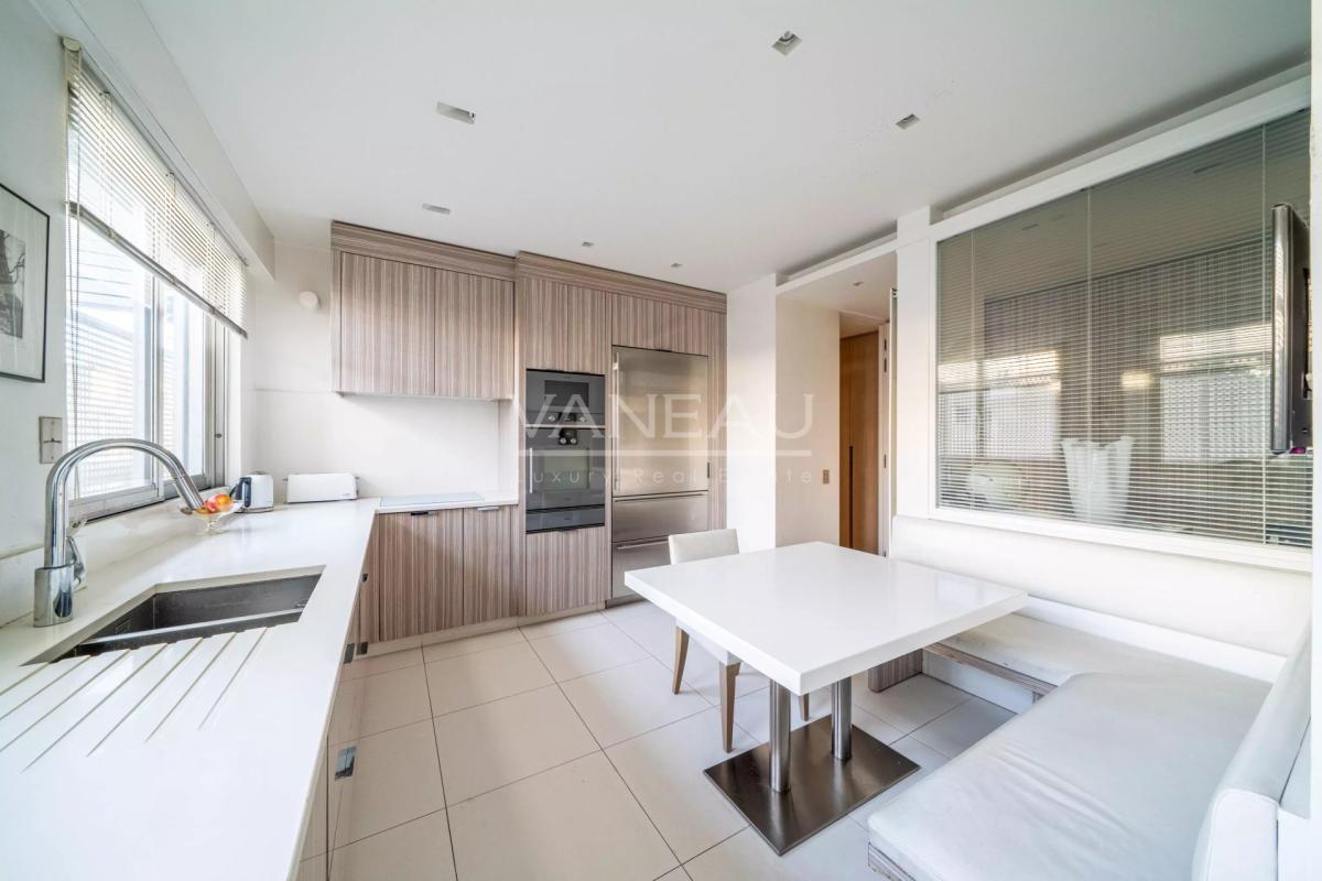 Paris XVIe - Henri Martin - Terrasse vue Tour Eiffel