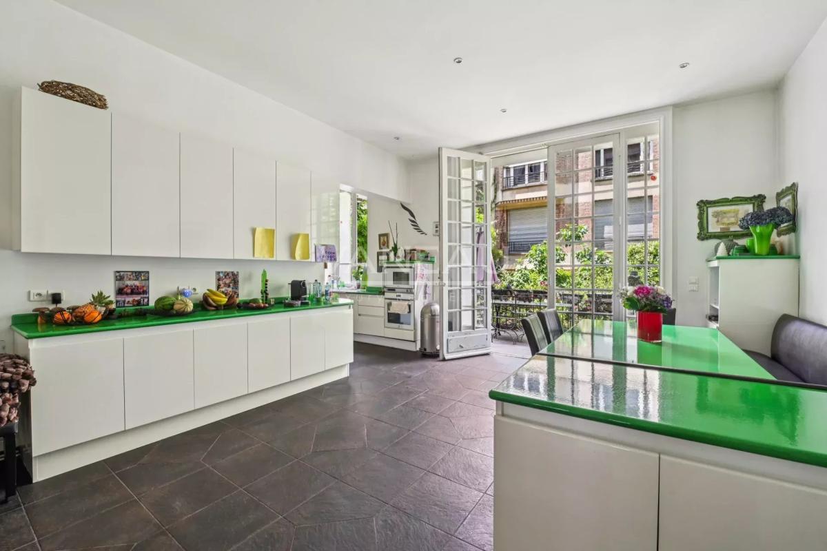 Paris XVIe - Square Lamartine - Hôtel particulier de réception e