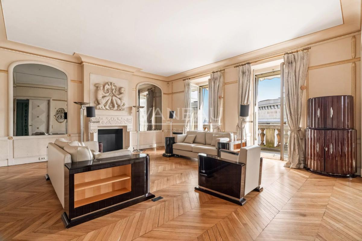 Paris XVIe - Trocadéro - Vue monuments.