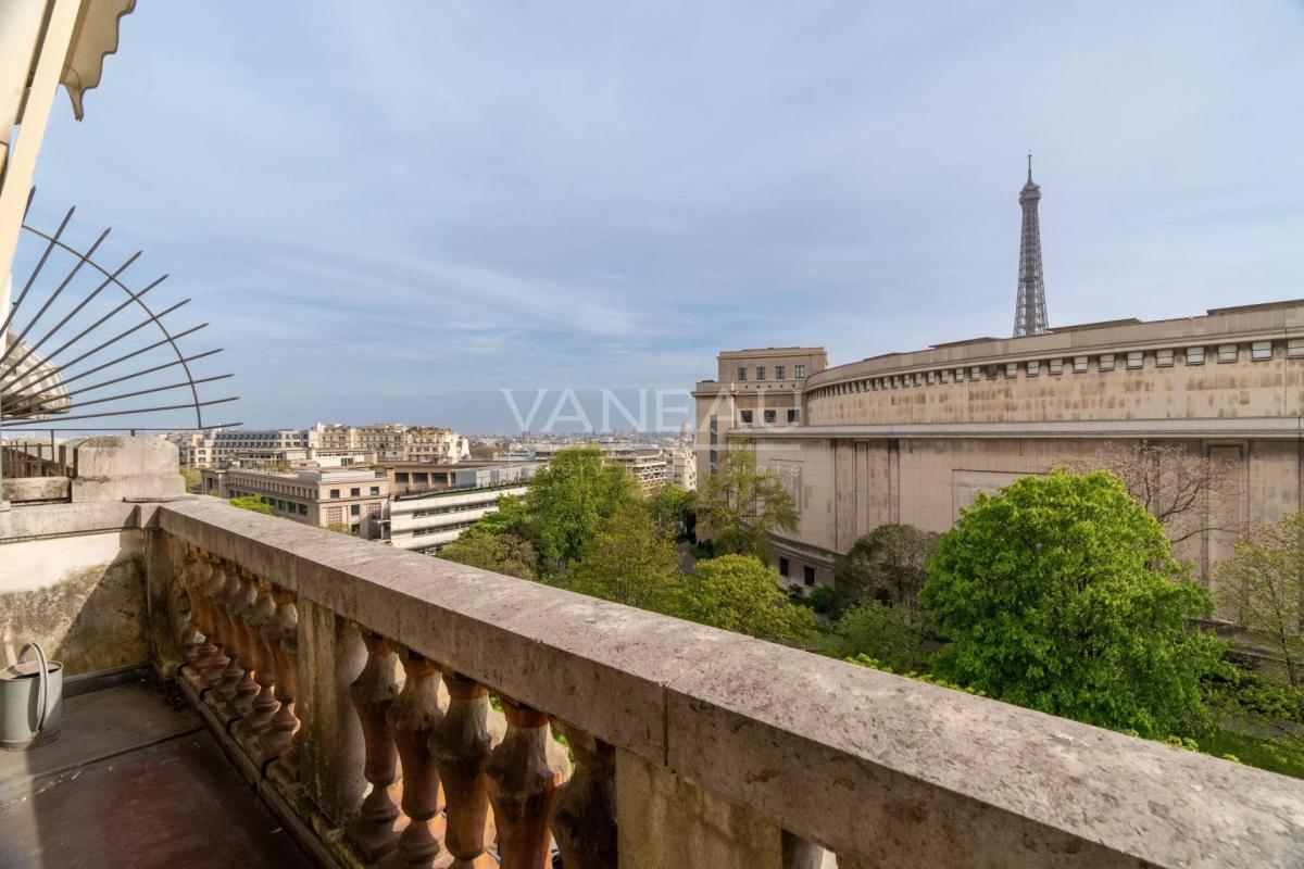 Paris XVIe - Trocadéro - Vue monuments.