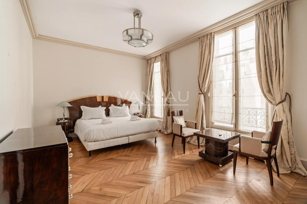 Paris XVIe - Trocadéro - Vue monuments.