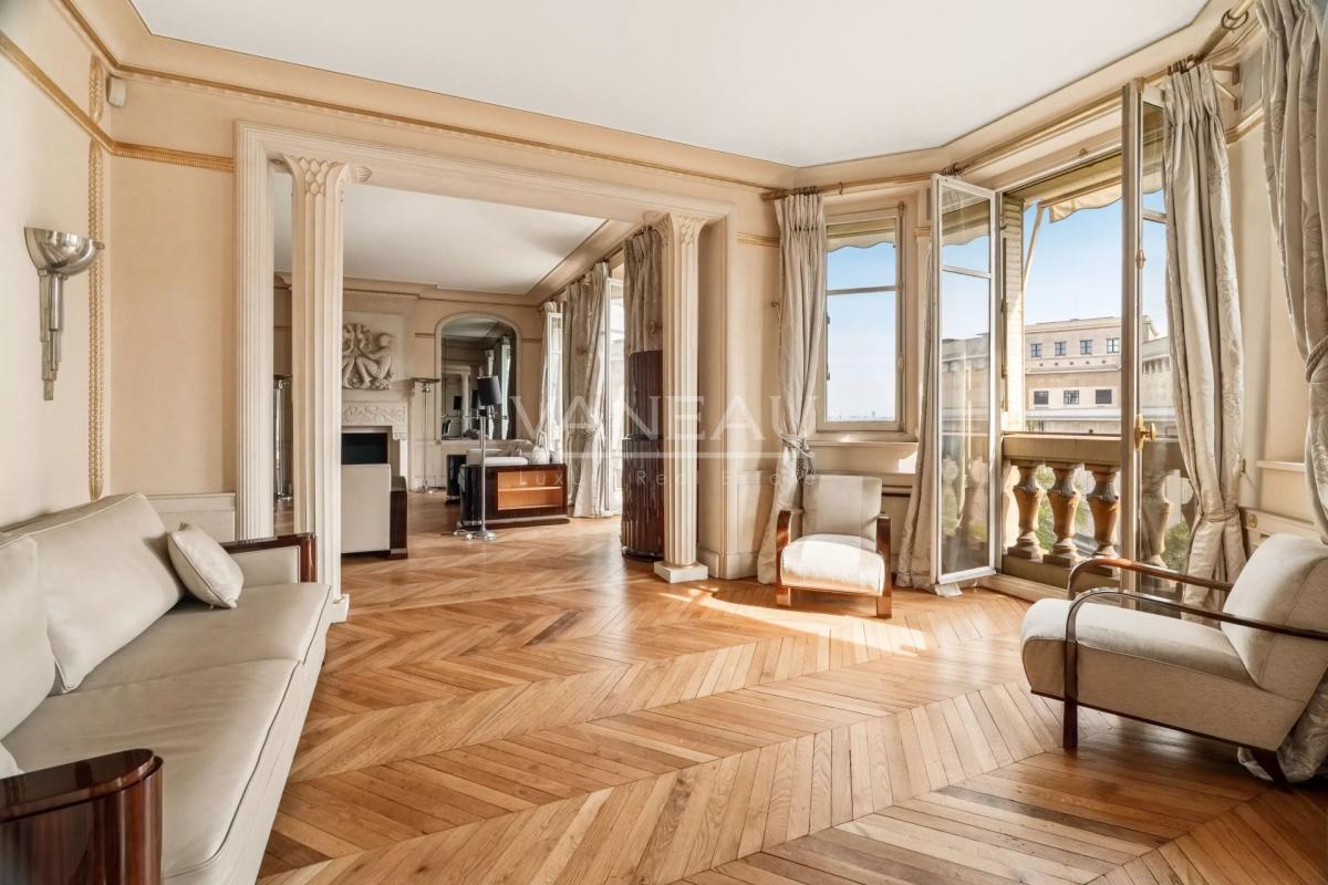 Paris XVIe - Trocadéro - Vue monuments.