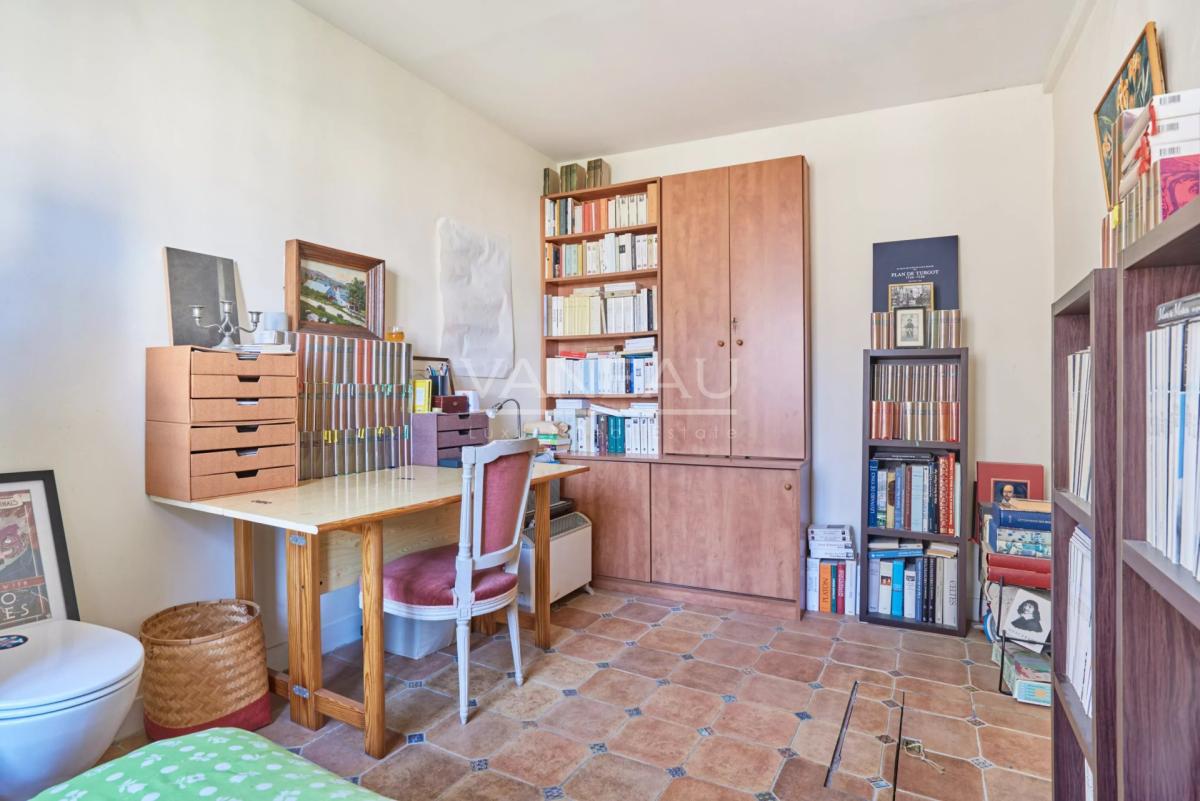 Paris IVe - Place du Marché Sainte-Catherine - Deux pièces lumin