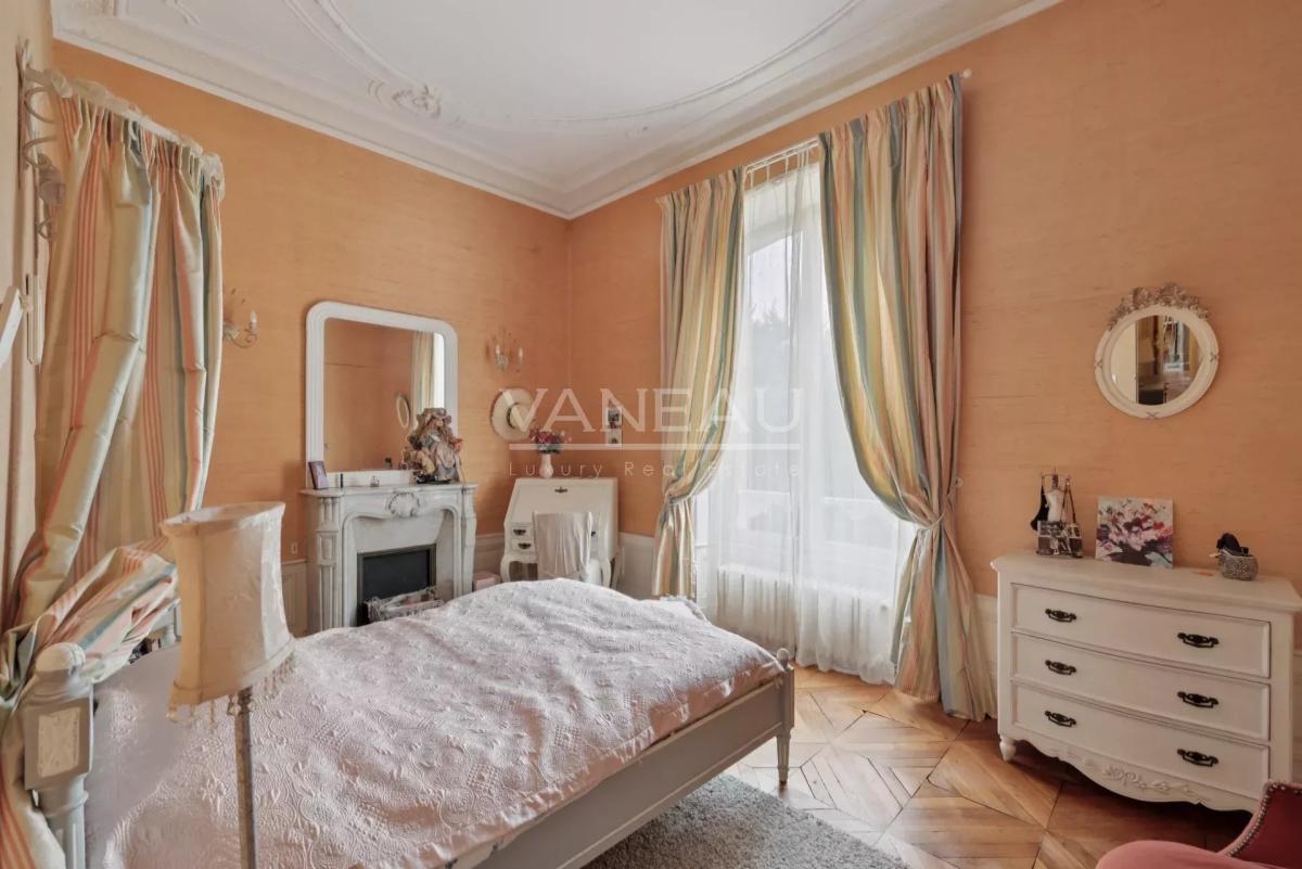 Évreux (27) - Magnifique propriété. Domaine sur parc arboré de 2