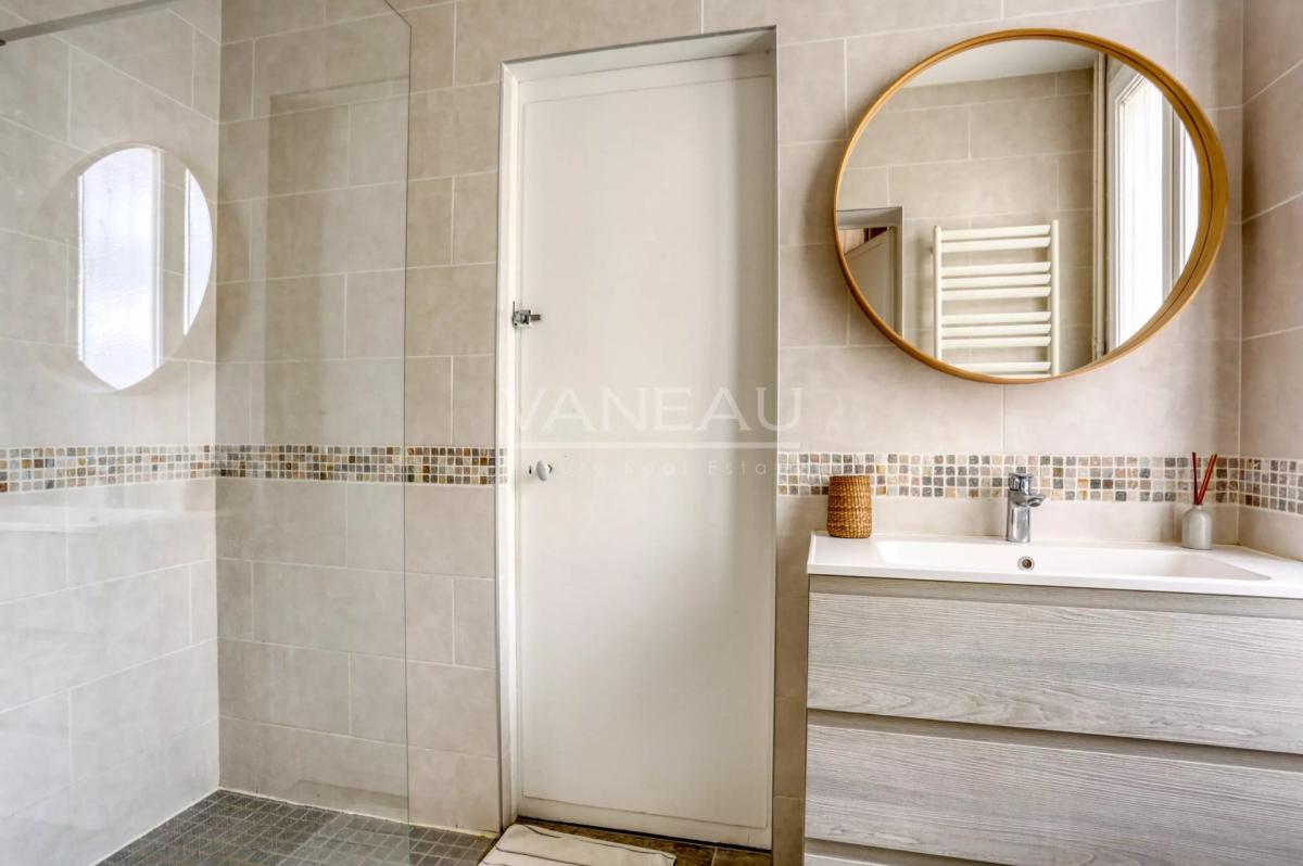 Montmorency – Élégante propriété Mansart d’exception, entièremen