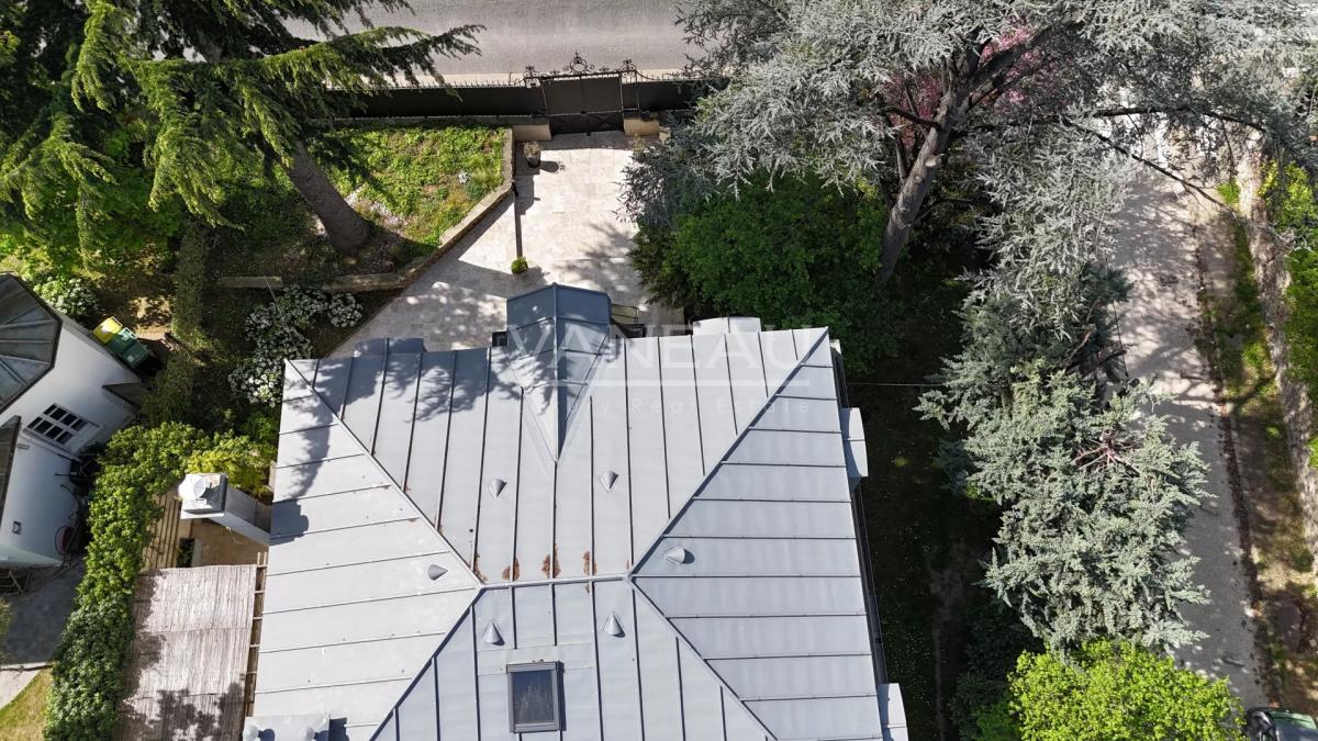 Montmorency – Élégante propriété Mansart d’exception, entièremen