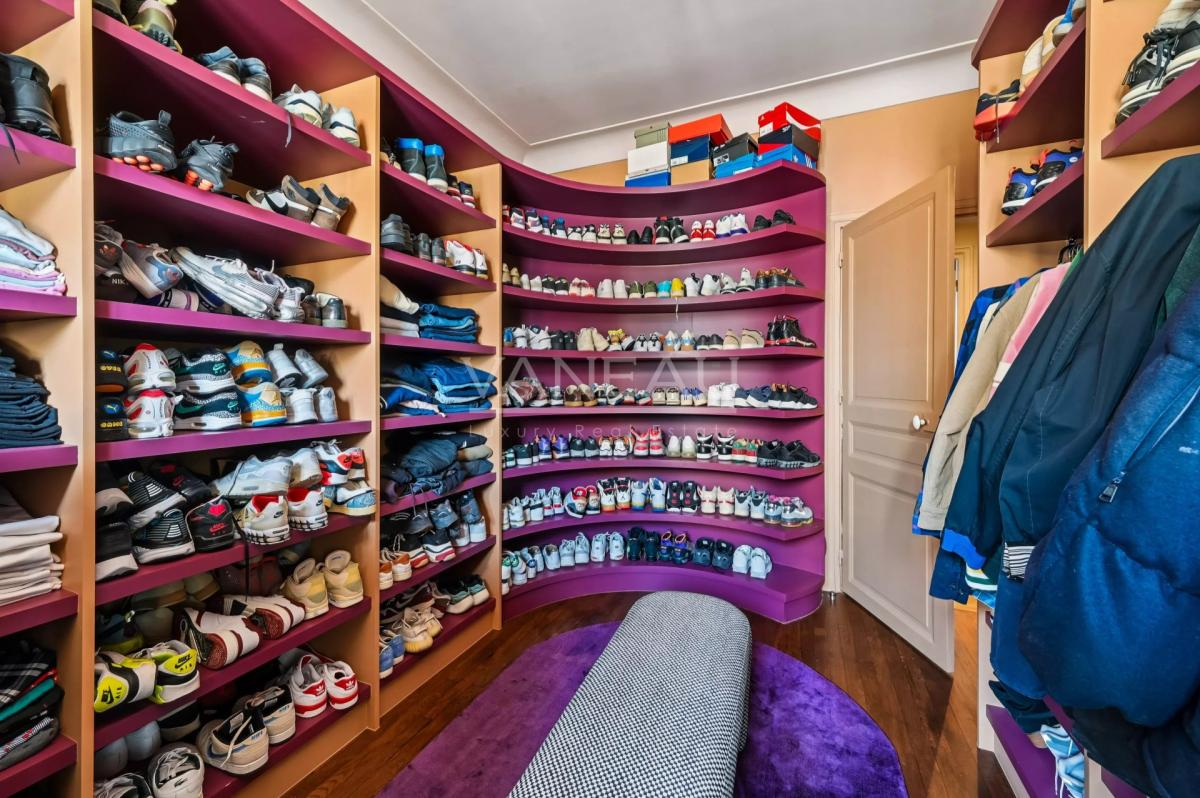 Paris VII – Élégant appartement de réception avec balcons – 175 