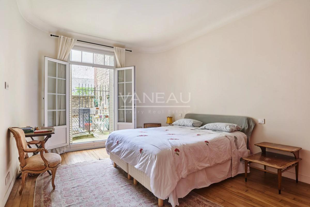 Exclusivité - Neuilly sur Seine- Saint James - Charme de l'Ancien et Vue Dégagée