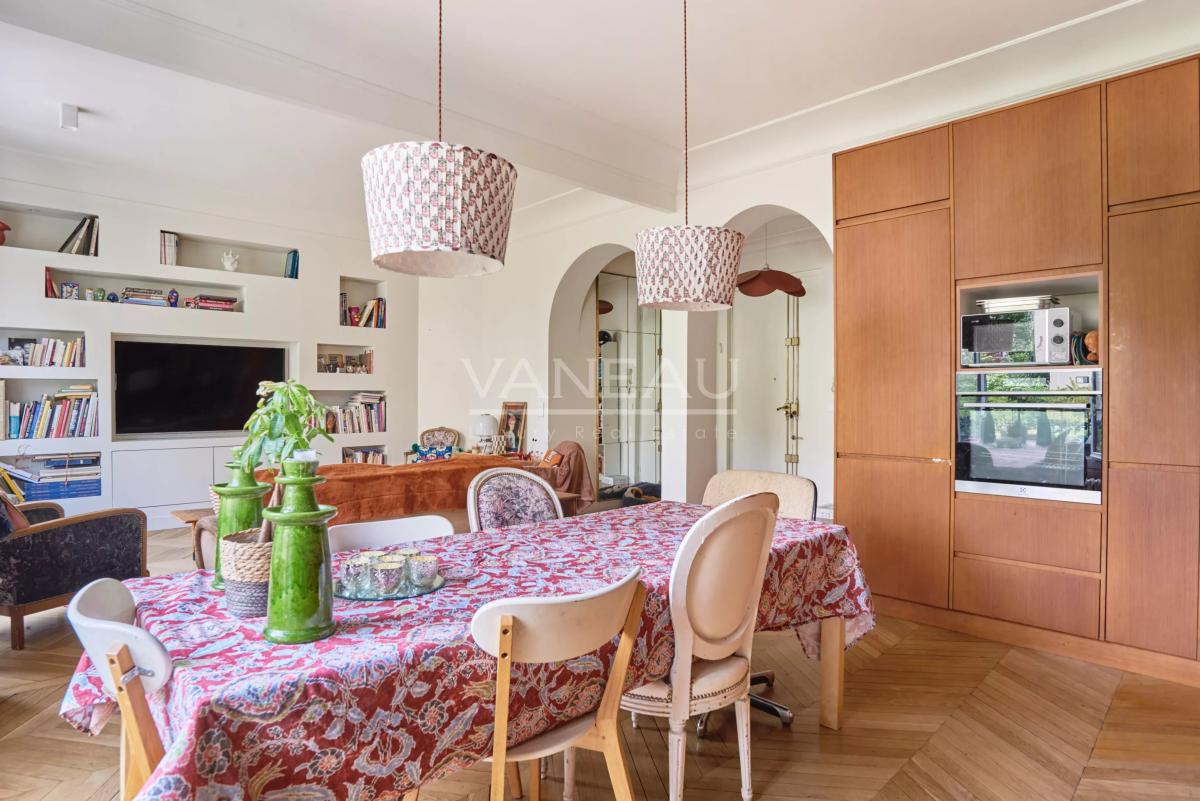 Exclusivité - Neuilly sur Seine- Saint James - Charme de l'Ancien et Vue Dégagée