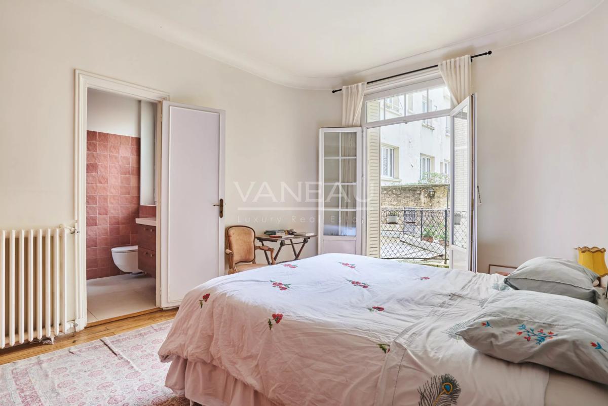 Exclusivité - Neuilly sur Seine- Saint James - Charme de l'Ancien et Vue Dégagée