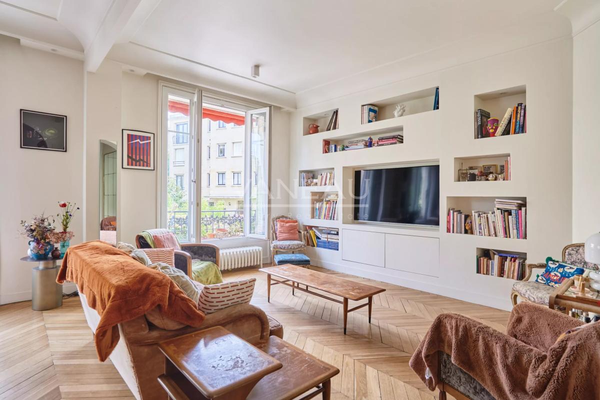 Exclusivité - Neuilly sur Seine- Saint James - Charme de l'Ancien et Vue Dégagée