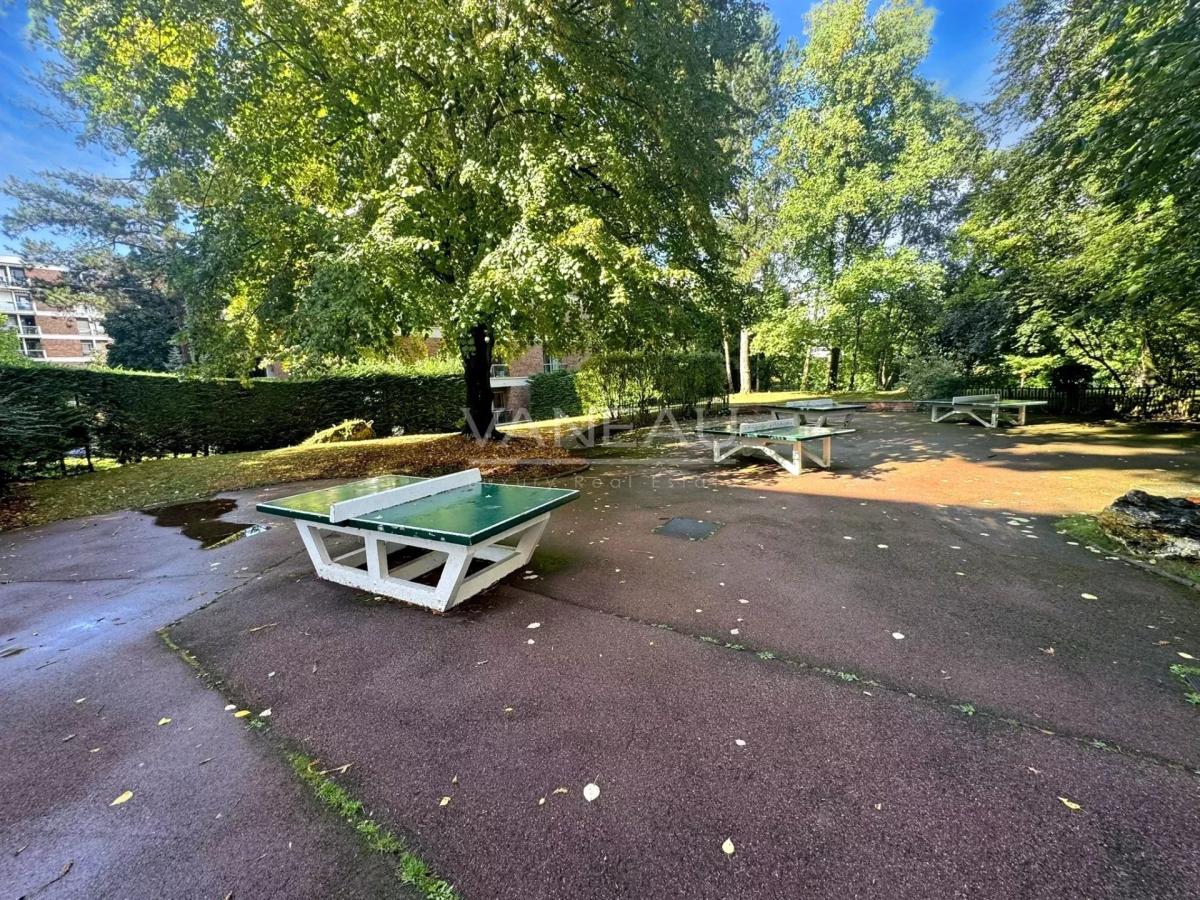 Résidence standing - 4 pèces avec terrasse - piscine et tennis .