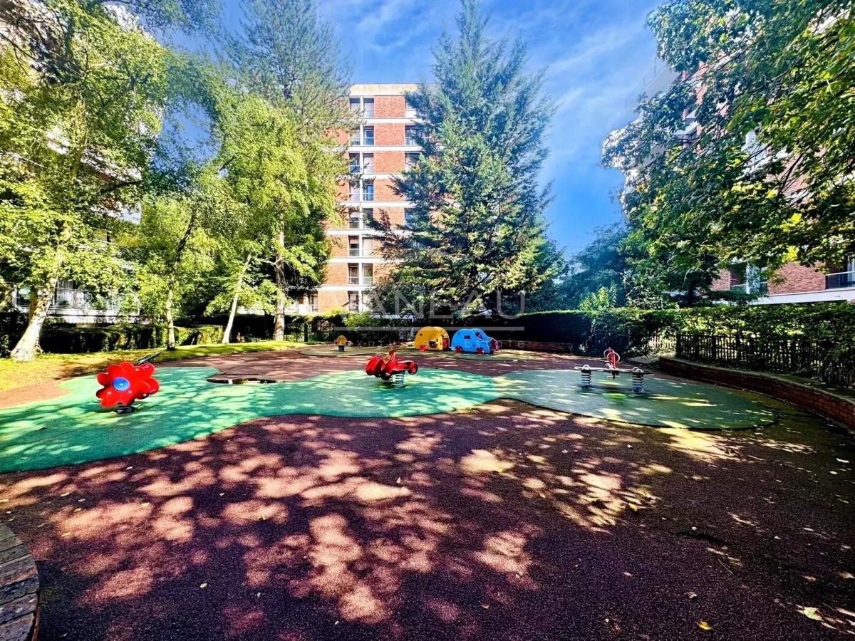 Résidence standing - 4 pèces avec terrasse - piscine et tennis .