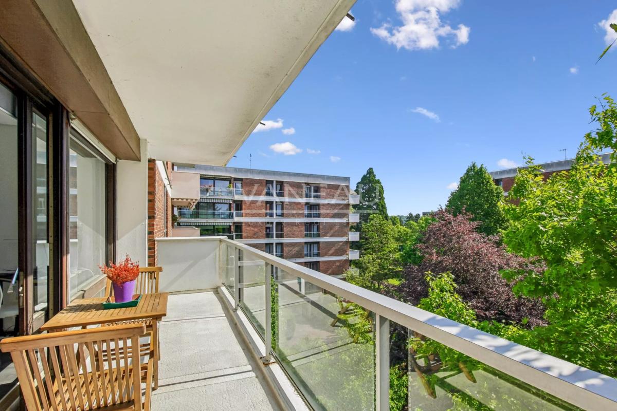 Résidence standing - 4 pèces avec terrasse - piscine et tennis .