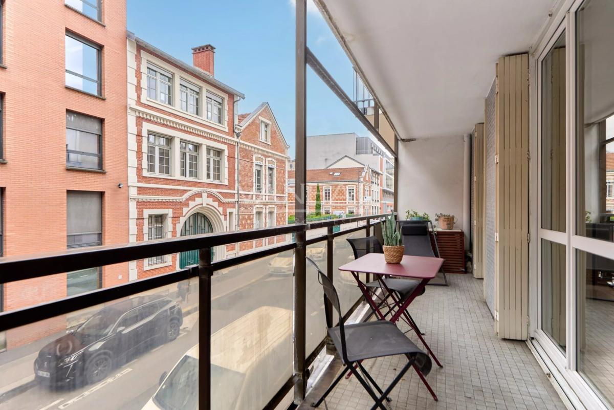 PARIS XVe - Volontaires : Appartement familial avec balcon