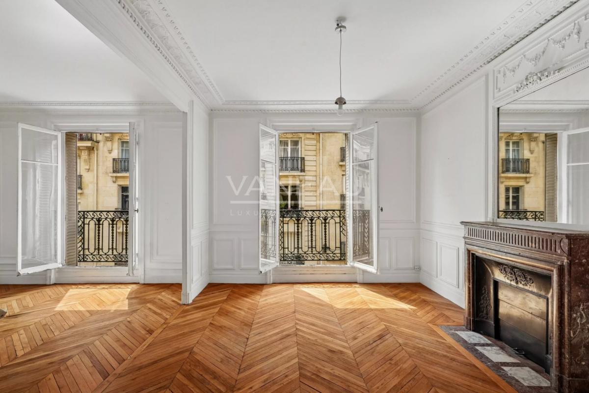 Paris XVIe -  Auteuil sud - Bel ancien - Trois chambres.