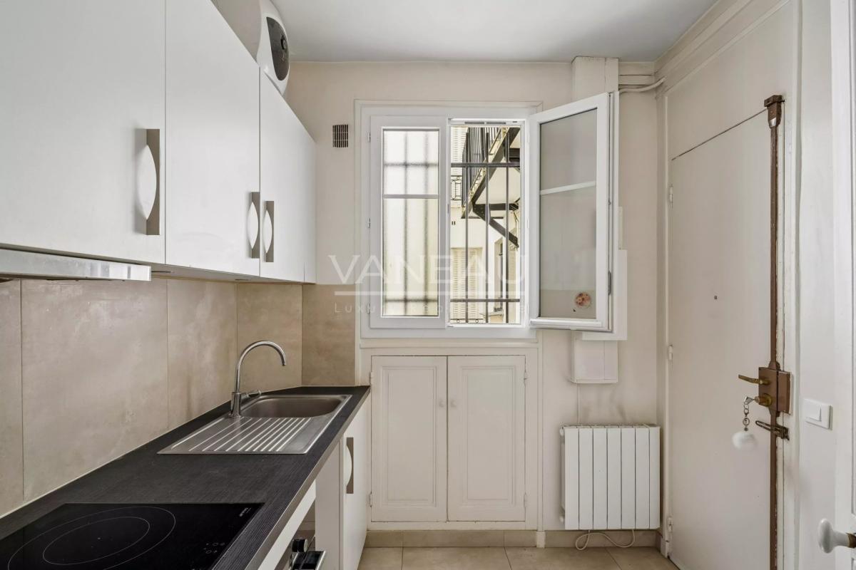 Paris XVIe -  Auteuil sud - Bel ancien - Trois chambres.