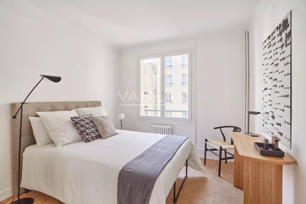 Paris XVIe - Jasmin - René Bazin - Appartement trois chambres, lumineux avec Balcon.