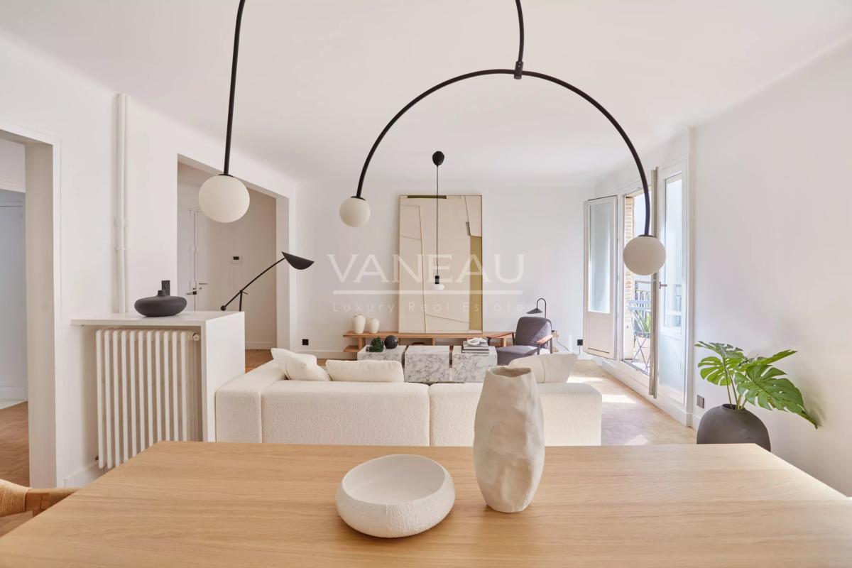 Paris XVIe - Jasmin - René Bazin - Appartement trois chambres, lumineux avec Balcon.