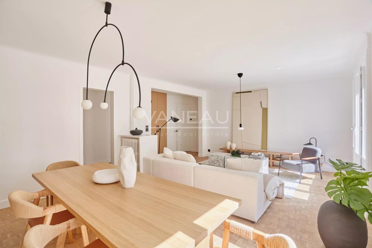Paris XVIe - Jasmin - René Bazin - Appartement trois chambres, lumineux avec Balcon.