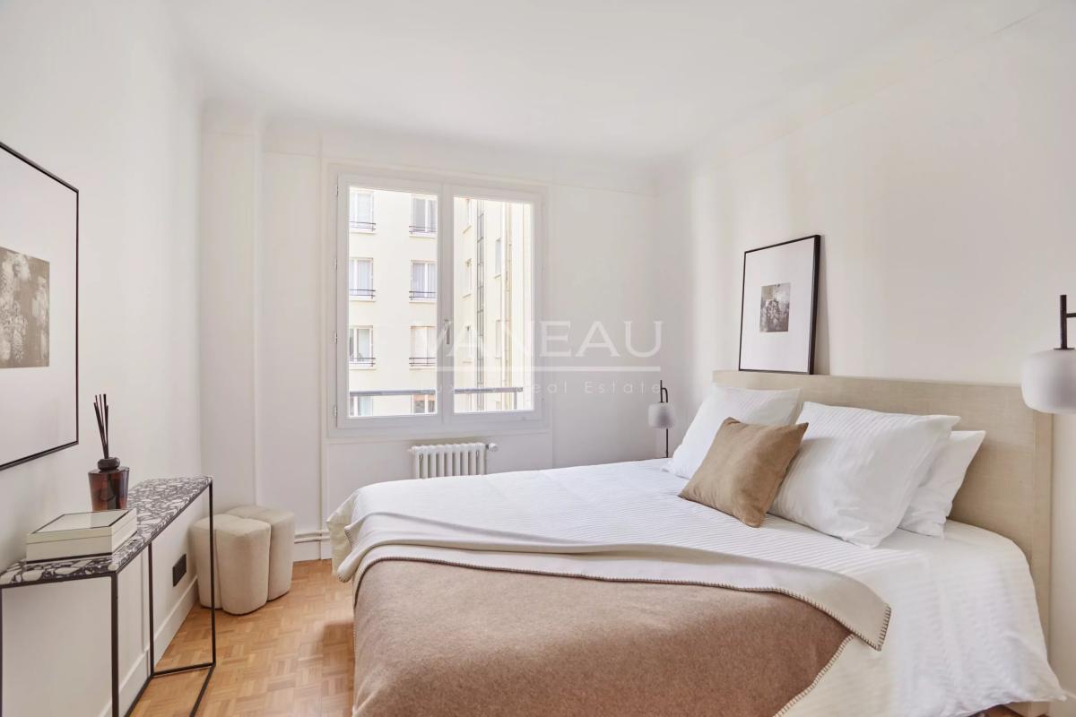 Paris XVIe - Jasmin - René Bazin - Appartement trois chambres, lumineux avec Balcon.