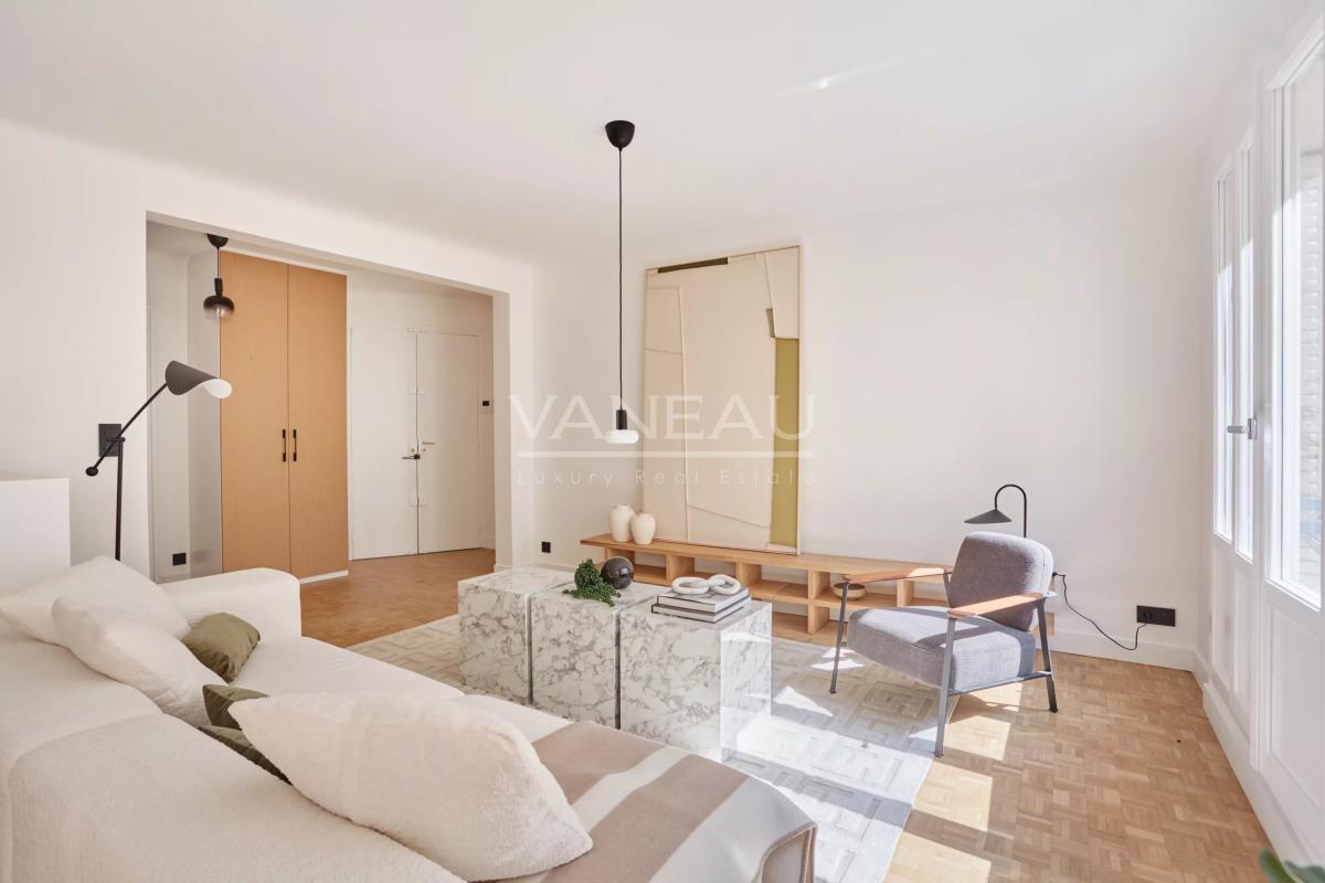 Paris XVIe - Jasmin - René Bazin - Appartement trois chambres, lumineux avec Balcon.