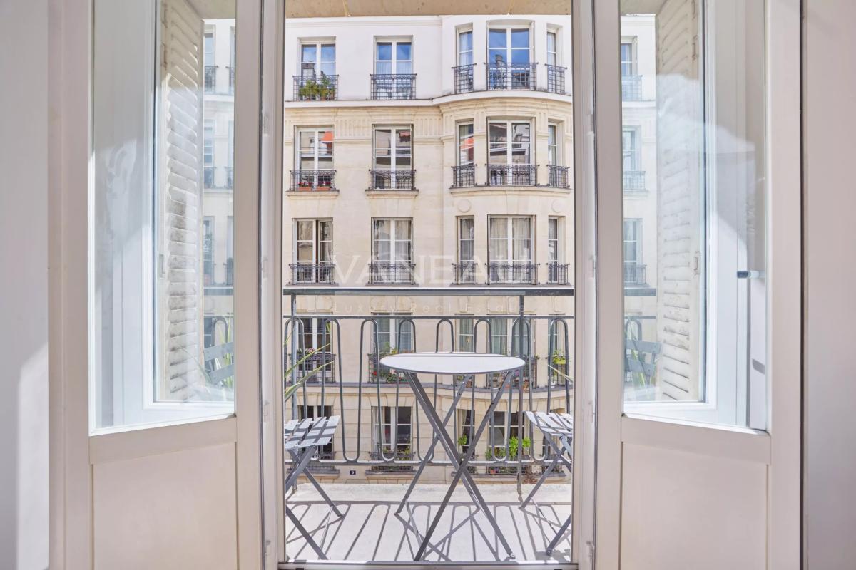 Paris XVIe - Jasmin - René Bazin - Appartement trois chambres, lumineux avec Balcon.