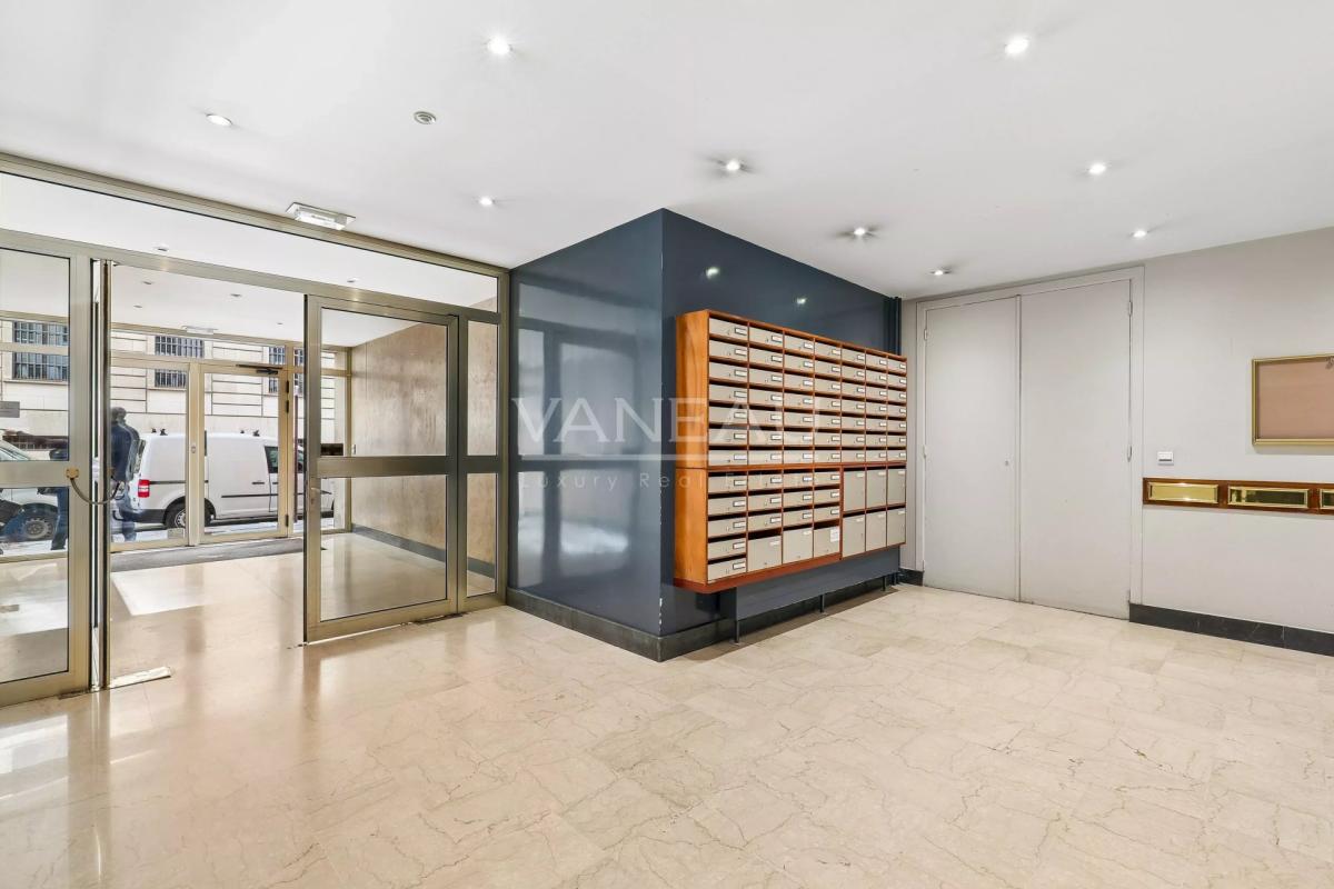 Paris 1er Louvre-Rivoli / Place des Victoires