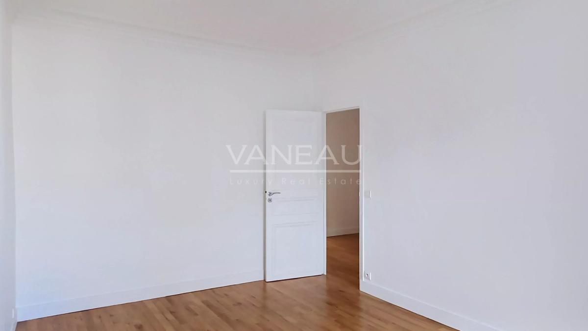 PARIS VI - RUE DU CHERCHE-MIDI-APPARTEMENT AVEC DEUX CHAMBRES