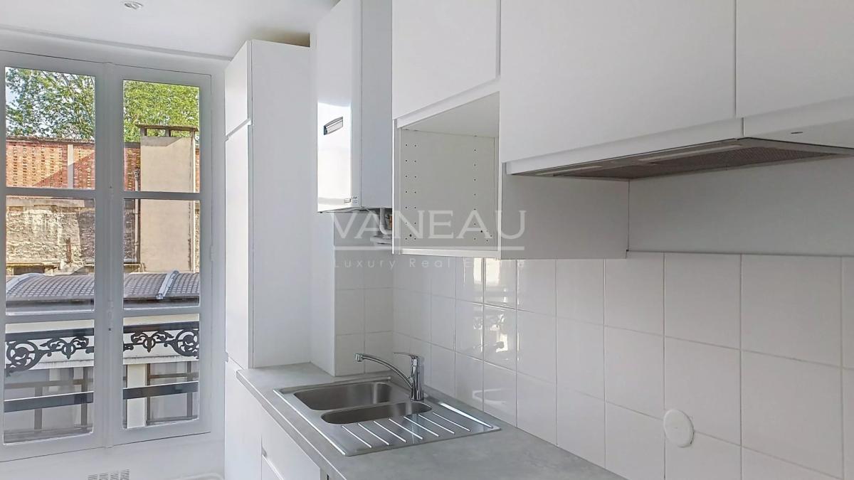 PARIS VI - RUE DU CHERCHE-MIDI-APPARTEMENT AVEC DEUX CHAMBRES