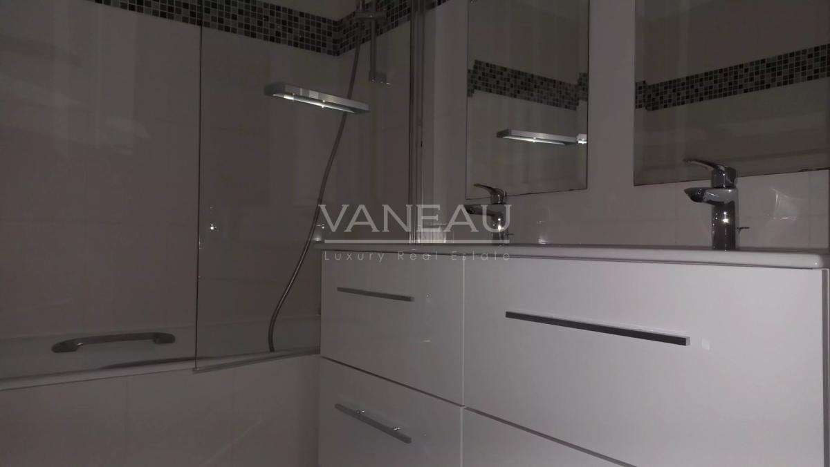 PARIS VI - RUE DU CHERCHE-MIDI-APPARTEMENT AVEC DEUX CHAMBRES