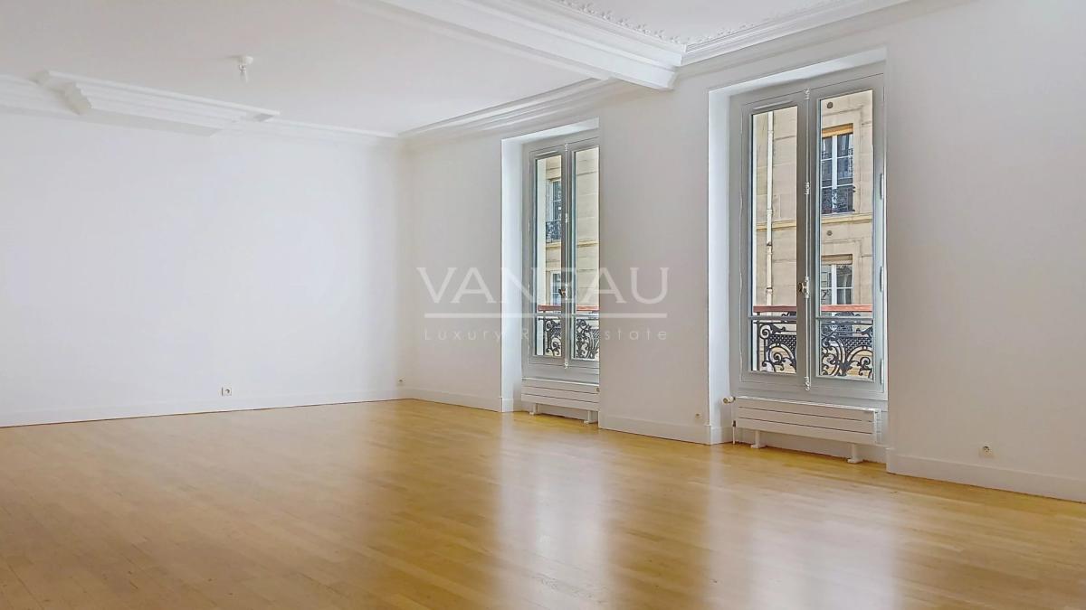 PARIS VI - RUE DU CHERCHE-MIDI-APPARTEMENT AVEC DEUX CHAMBRES