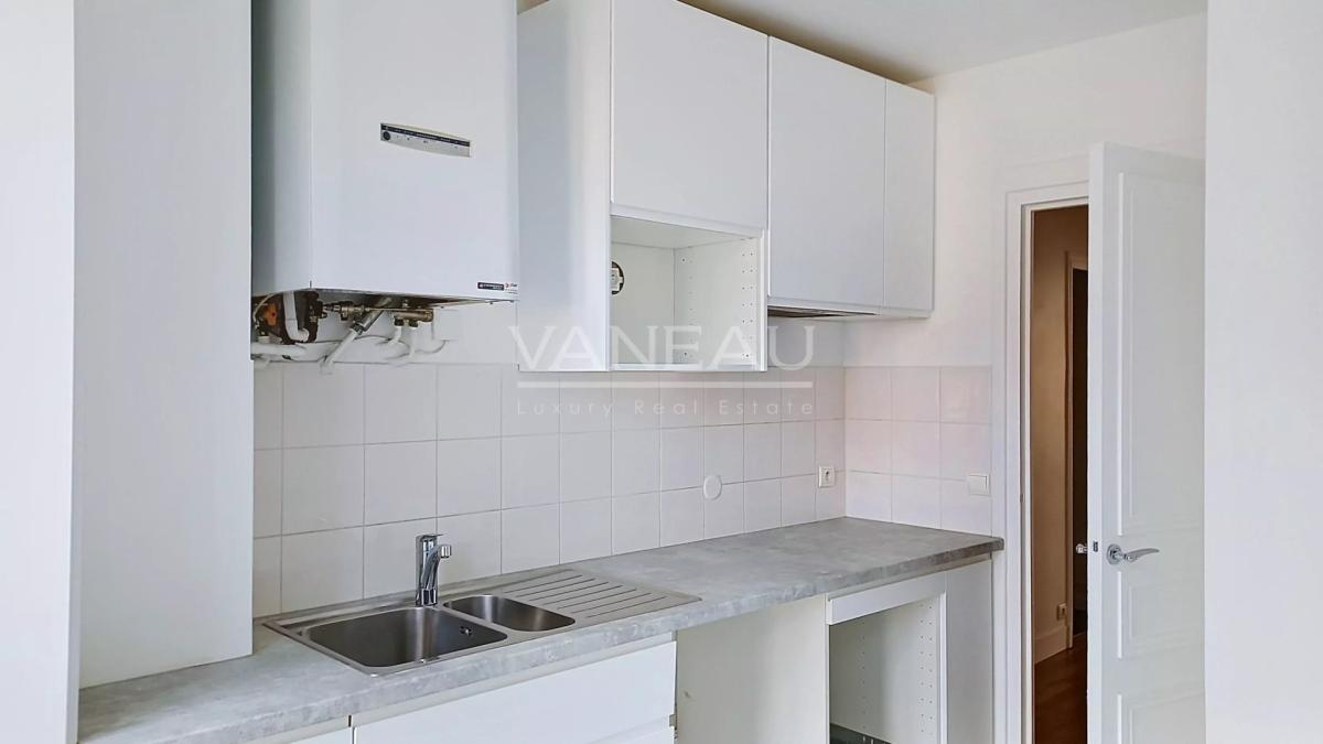 PARIS VI - RUE DU CHERCHE-MIDI-APPARTEMENT AVEC DEUX CHAMBRES