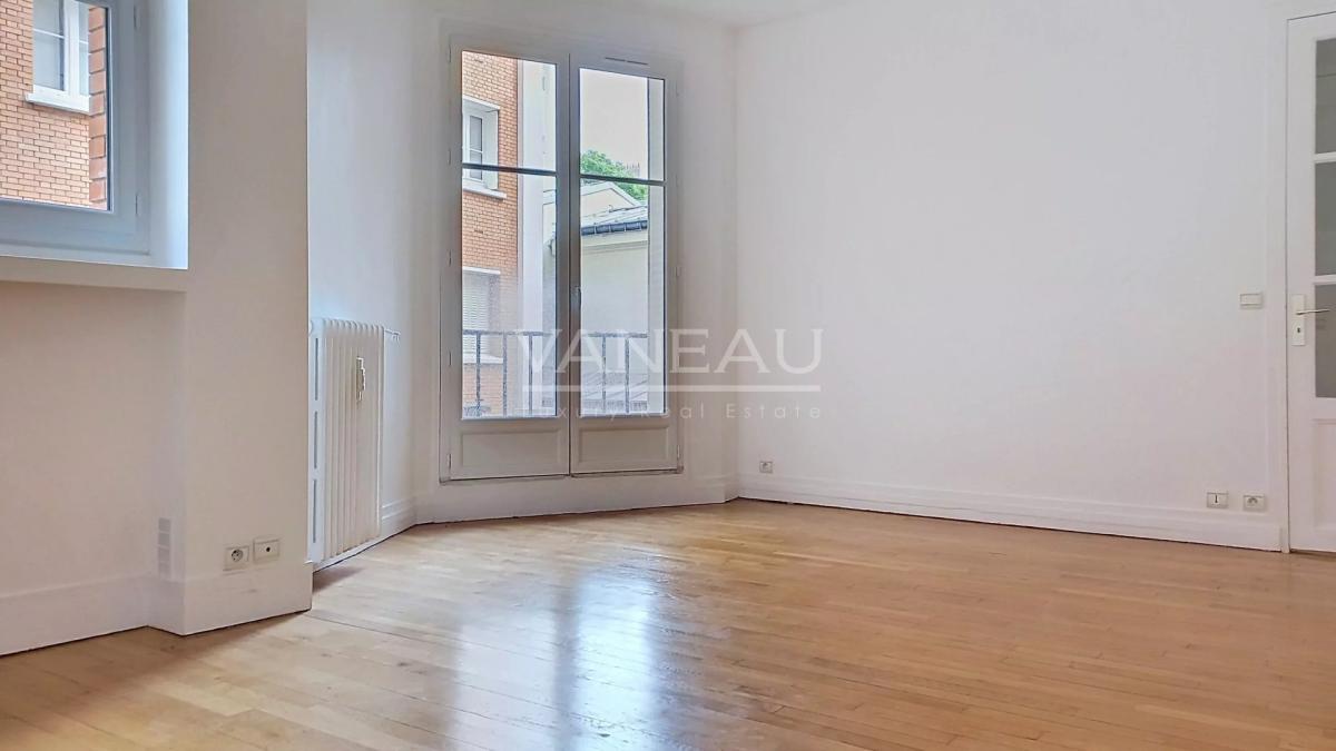 PARIS VII - RUE VANEAU - DEUX CHAMBRES