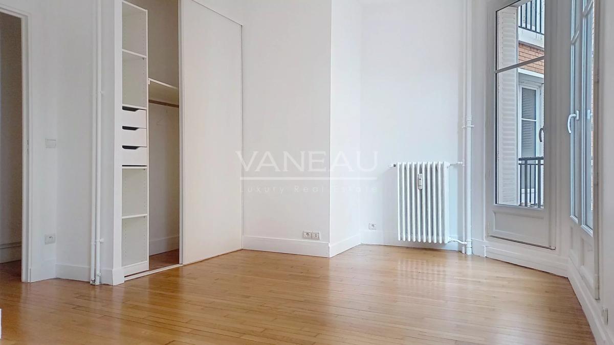 PARIS VII - RUE VANEAU - DEUX CHAMBRES