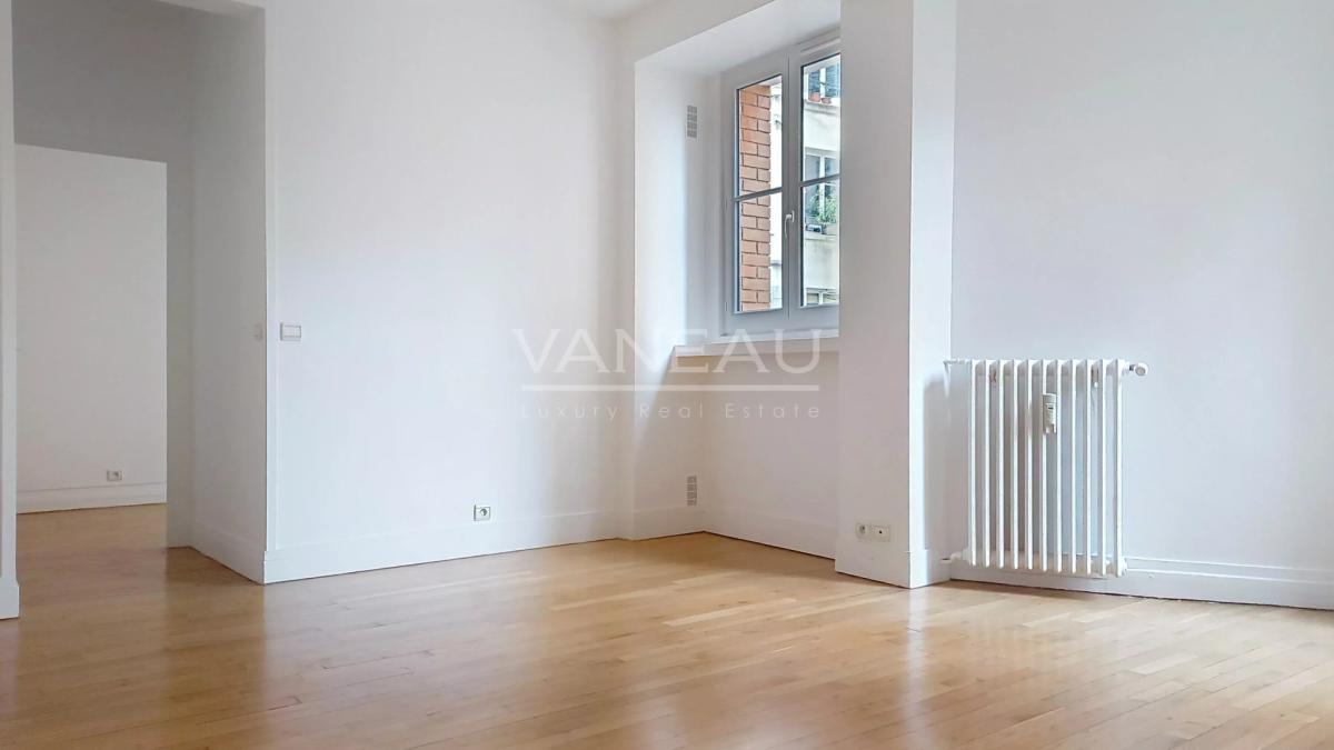 PARIS VII - RUE VANEAU - DEUX CHAMBRES