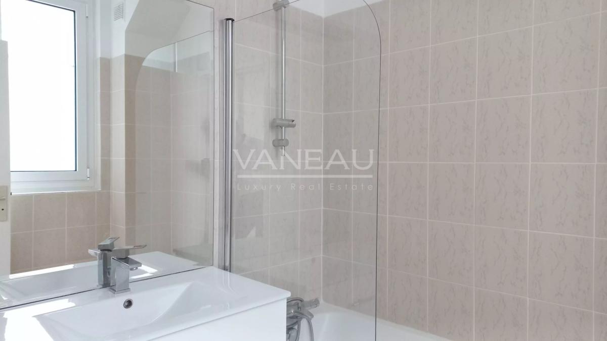 PARIS VII - RUE VANEAU - DEUX CHAMBRES