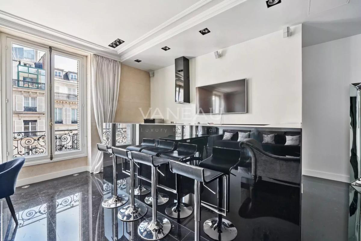 Paris VIII - Triangle d'or  - Quartier Saint Philippe du Roule