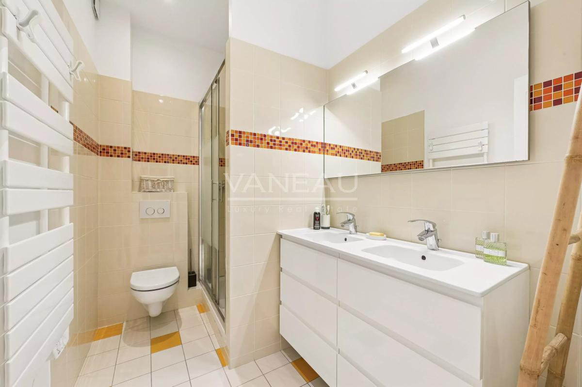 Paris IXe - Europe/ rue de Milan - 6 pièces, 4 chambres - Standi