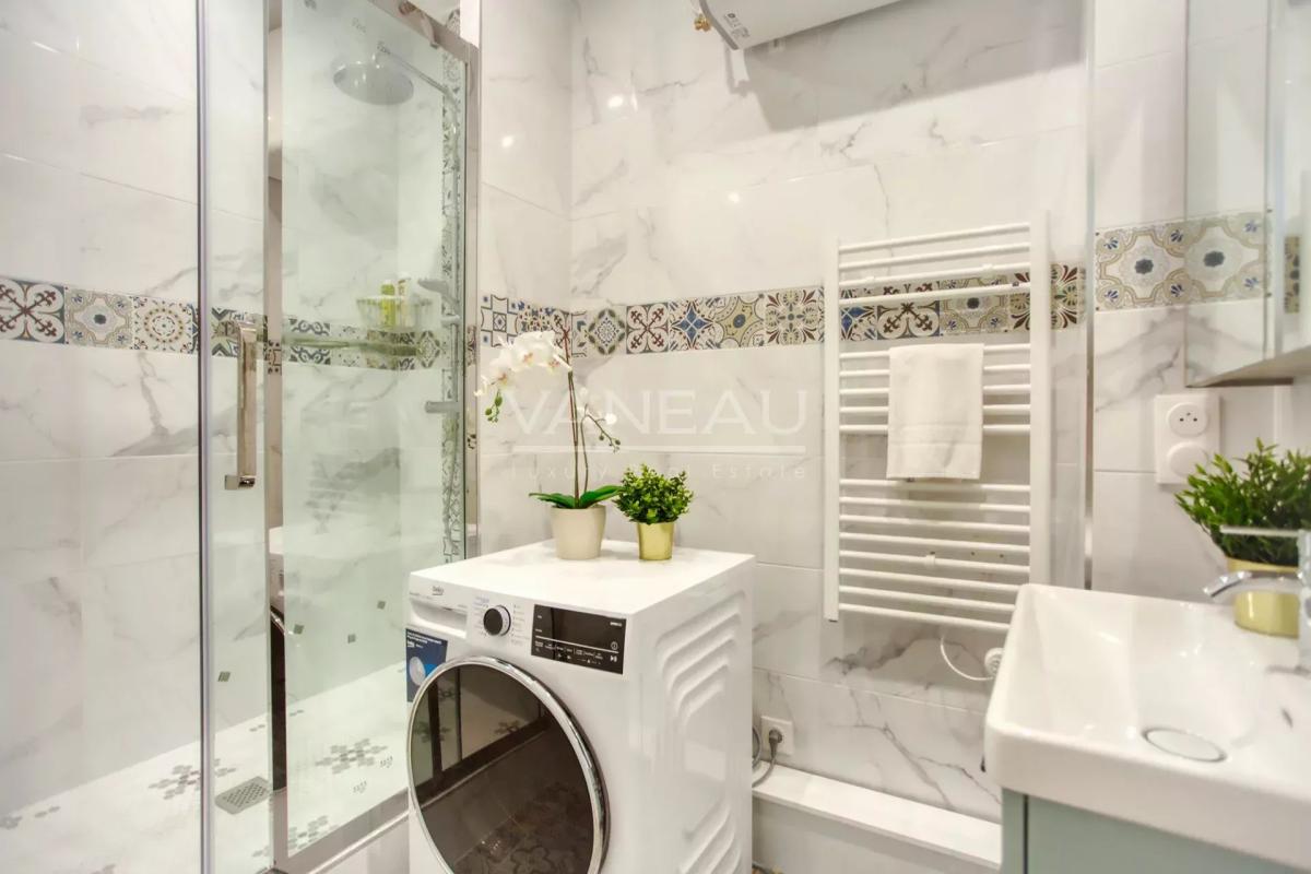 Paris IXe - Un écrin lumineux rénové en 2025 - DPE D -