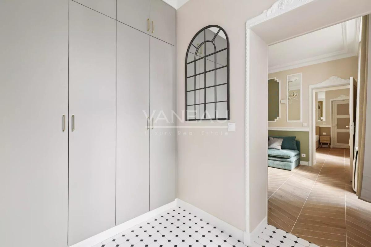 Paris IXe - Un écrin lumineux rénové en 2025 - DPE D -