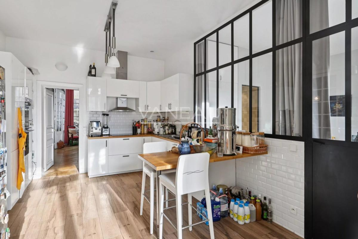 Paris IXe - rue de Liège - 6 pièces, 4 chambres - Standing