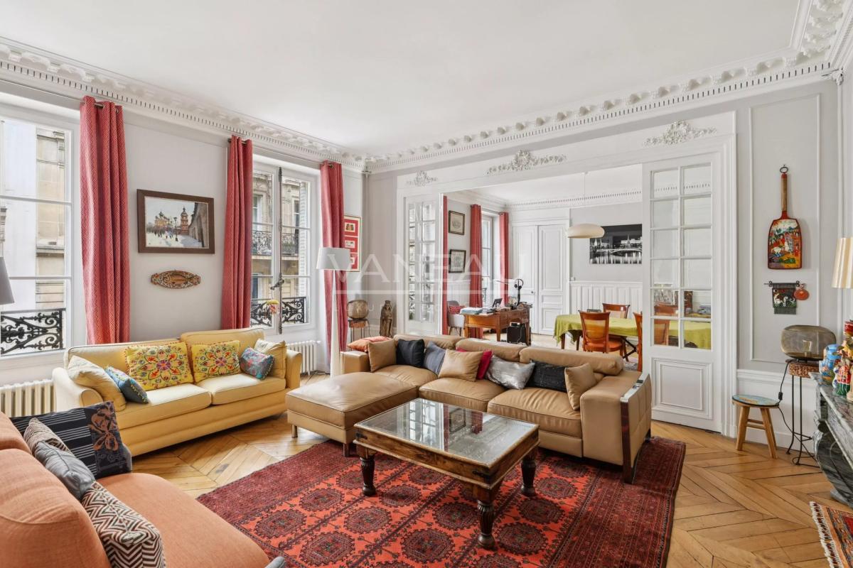 Paris IXe - rue de Liège - 6 pièces, 4 chambres - Standing