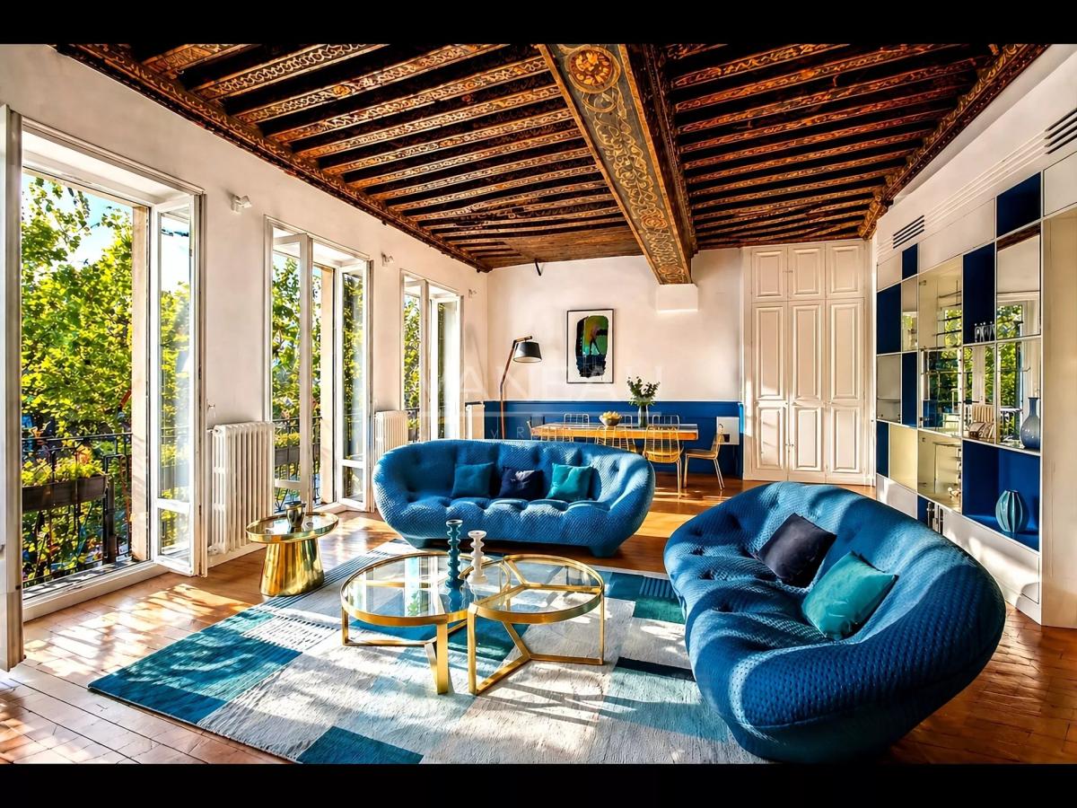 PARIS 1er – VUE DÉGAGÉE SUR LA SEINE – À 10 MINUTES DU LOUVRE – 